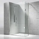 Cabine de douche à l'italienne en verre clair avec cadre minimal