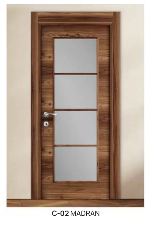 Porte vitrée C-02 Madran aspect bois avec quatre panneaux de verre