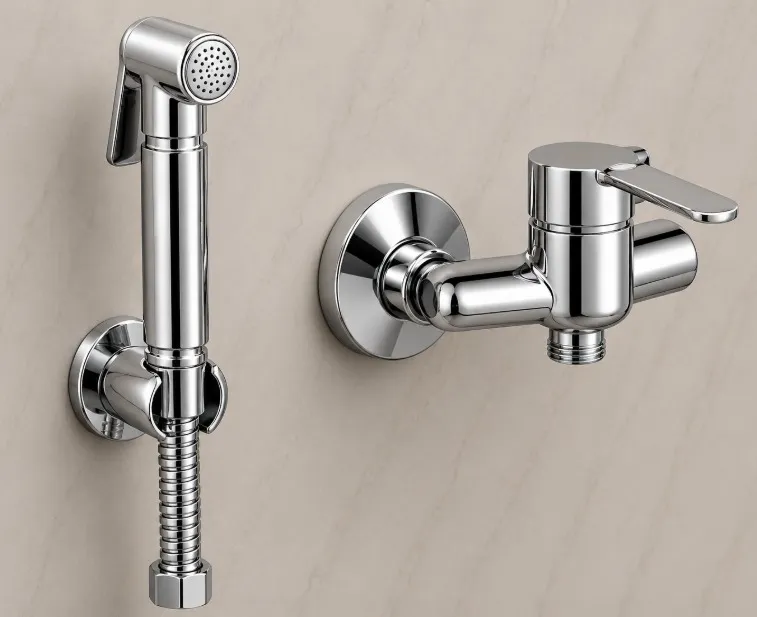 Ensemble de bidet mural Solus aspect chrome avec douchette à main